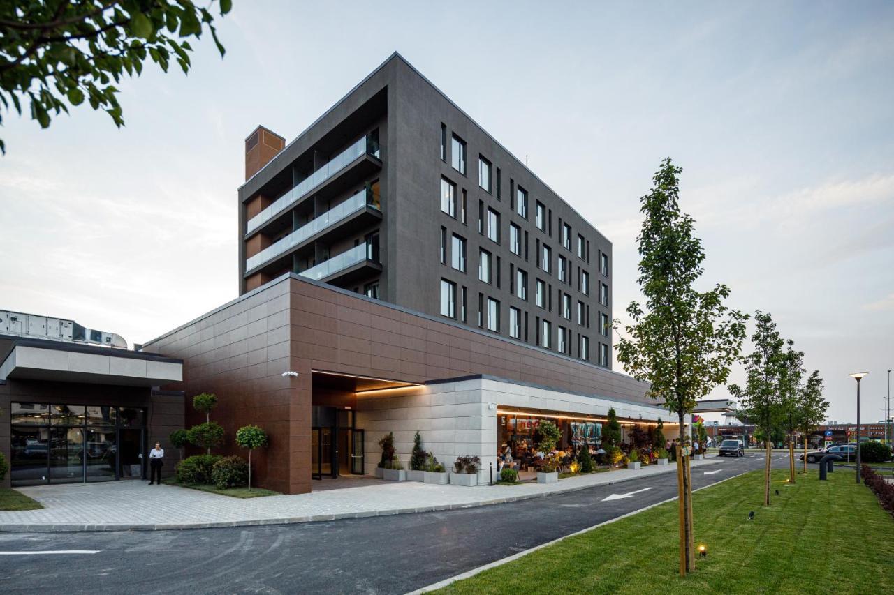 Qosmo Brasov Hotel Exterior foto